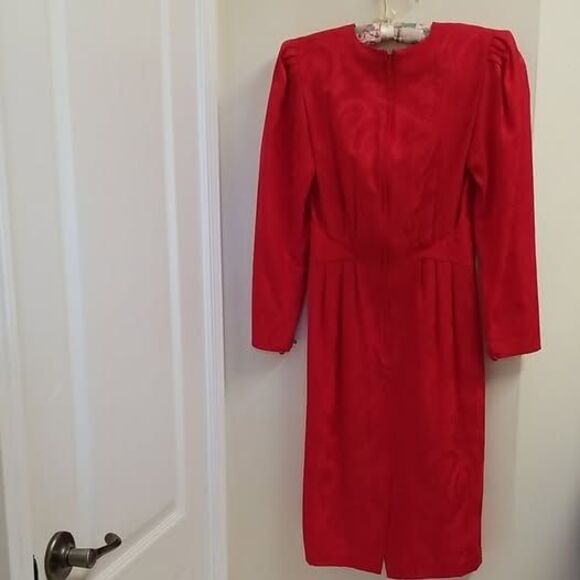 Red Dress 100 percent Silk - Picture 5 of 13